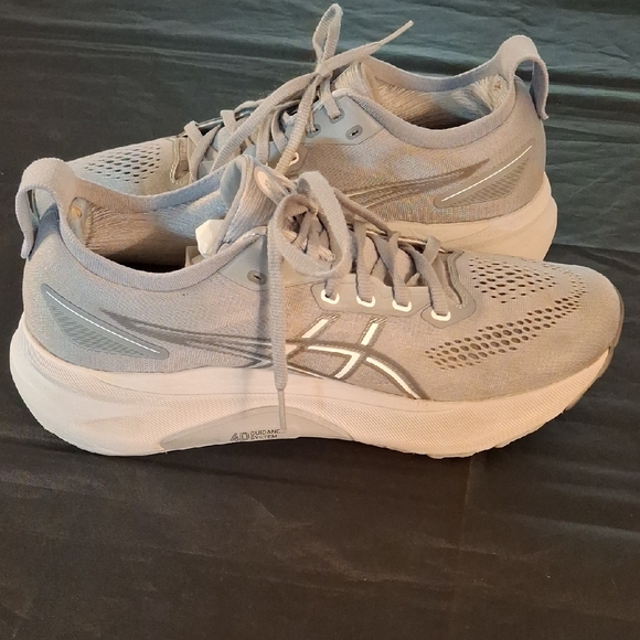 Asics Gel- Kayano 31 Gray Athletic Shoes with Breathable Knit Mesh - Picture 7 of 11